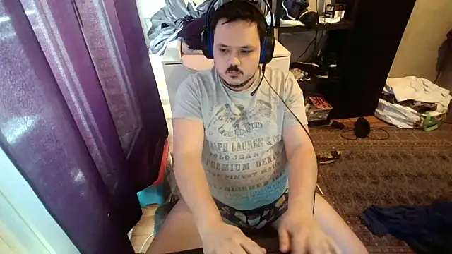 Snapshot of Bebemickey75 chatting on March 8, 11:16 am Bebemickey75 online show from March 8, 11:16 am