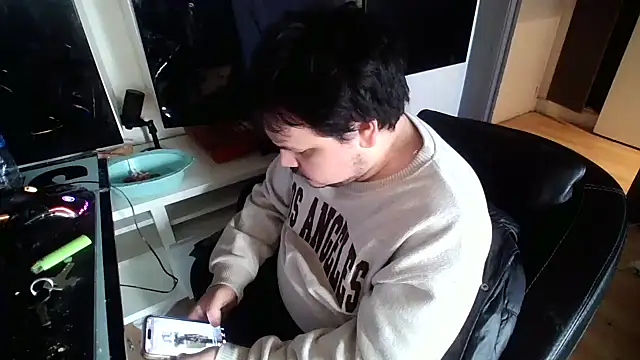 Snapshot of Bebemickey75 chatting on March 28, 5:12 pm Bebemickey75 online show from March 28, 5:12 pm