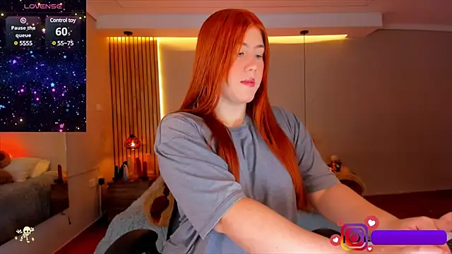 Snapshot of AbbieEdmond chatting on December 14, 4:34 am AbbieEdmond online show from December 14, 4:34 am