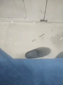 Snapshot of deshifuckers chatting on January 22, 7:14 am deshifuckers online show from January 22, 7:14 am