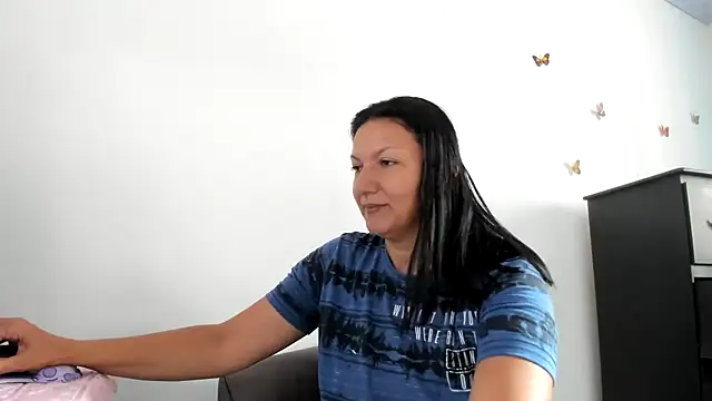 Snapshot of Angelblue_ chatting on January 15, 2:02 pm Angelblue online show from January 15, 2:02 pm