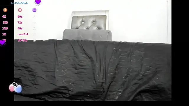 Snapshot of Angelblue_ chatting on January 21, 8:11 pm Angelblue online show from January 21, 8:11 pm