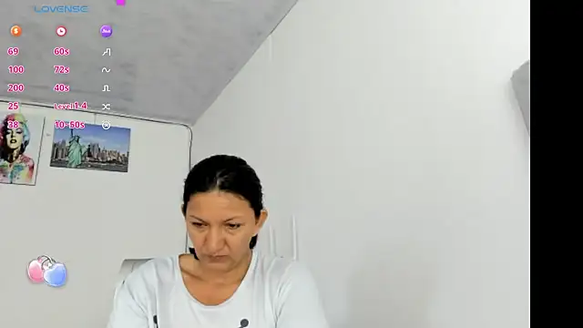 Snapshot of Angelblue_ chatting on January 26, 1:47 pm Angelblue online show from January 26, 1:47 pm