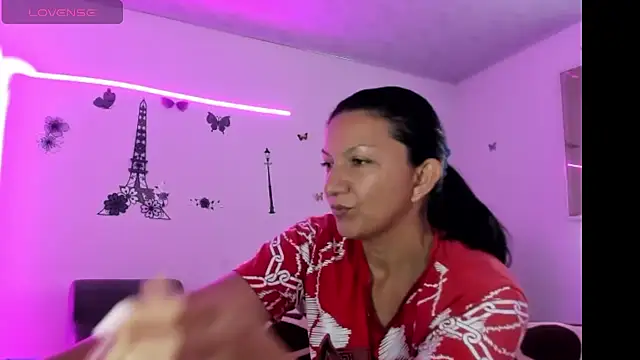 Snapshot of Angelblue_ chatting on February 10, 6:35 pm Angelblue online show from February 10, 6:35 pm