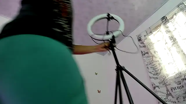 Snapshot of Angelblue_ chatting on February 15, 6:23 pm Angelblue online show from February 15, 6:23 pm