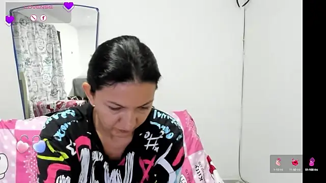 Snapshot of Angelblue_ chatting on March 17, 10:17 pm Angelblue online show from March 17, 10:17 pm