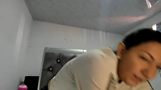 Snapshot of Angelblue_ chatting on September 13, 1:44 pm Angelblue online show from September 13, 1:44 pm