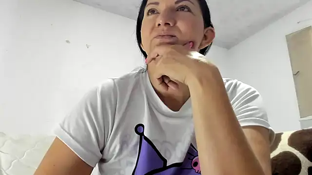 Snapshot of Angelblue_ chatting on October 14, 1:34 pm Angelblue online show from October 14, 1:34 pm