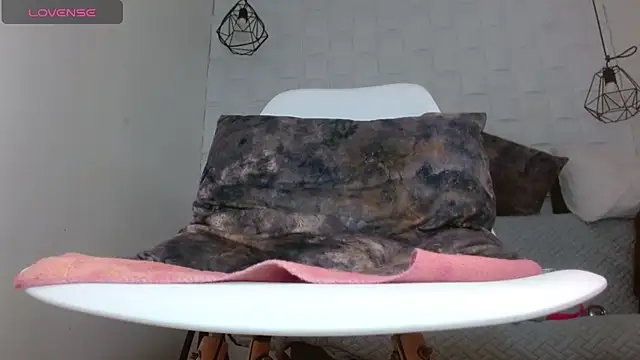 wendy rivera  online show from January 9, 11:36 am