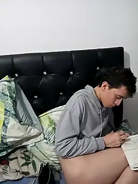 Snapshot of Norehg chatting on March 1, 6:13 am Norehg online show from March 1, 6:13 am