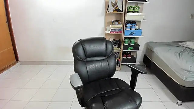 imtonny19 online show from October 15, 1:28 am