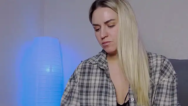 SofiJames online show from December 21, 9:01 am