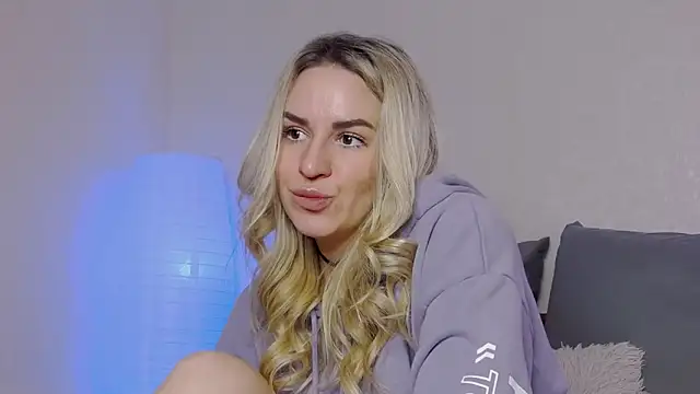 SofiJames online show from December 22, 7:44 am