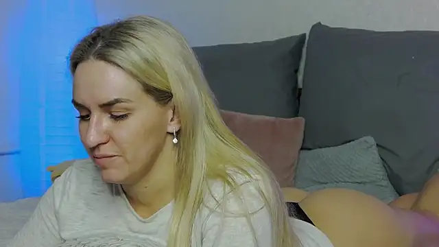 SofiJames online show from January 8, 9:42 am