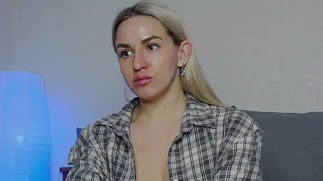 SofiJames online show from January 15, 9:56 am