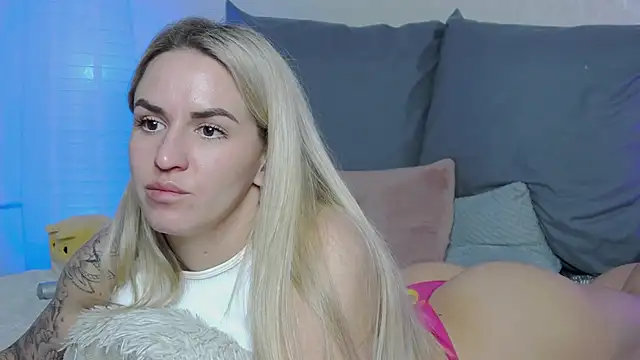 SofiJames online show from January 19, 9:11 am