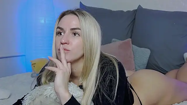 SofiJames online show from January 28, 9:51 am