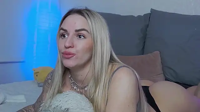 SofiJames online show from March 8, 6:21 am