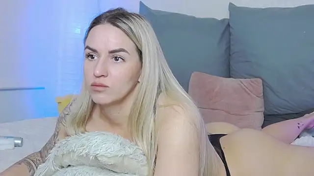 SofiJames online show from March 22, 6:33 am