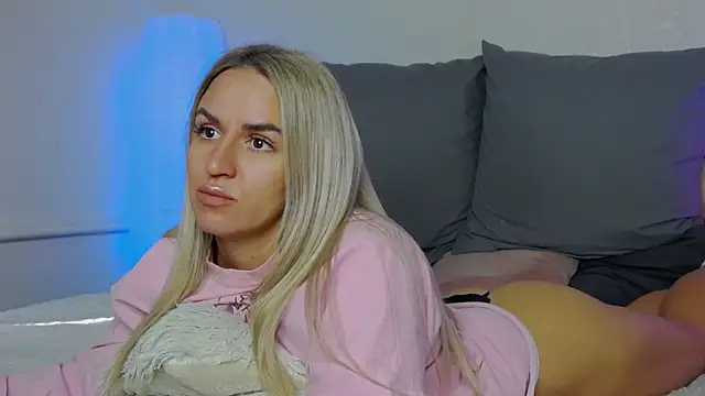 SofiJames online show from October 1, 7:03 am