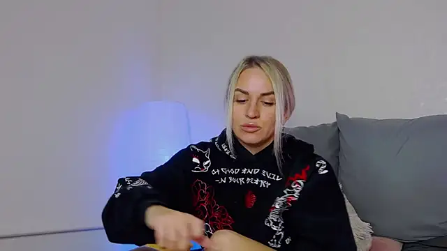 SofiJames online show from October 9, 6:55 am