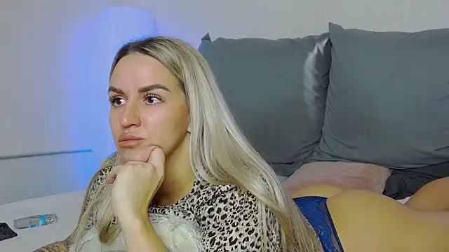 SofiJames online show from November 9, 6:33 am