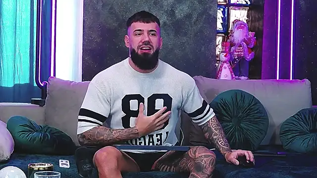 masterkingofmusclee online show from December 16, 8:52 am