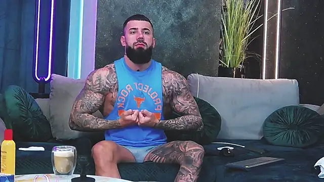 masterkingofmusclee online show from January 10, 6:31 am