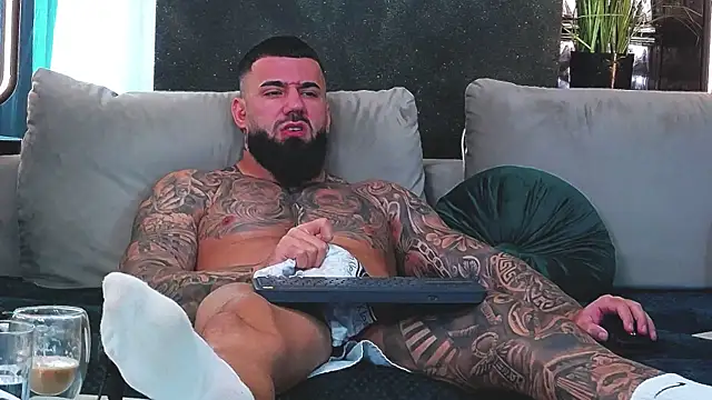 masterkingofmusclee online show from January 13, 9:19 am