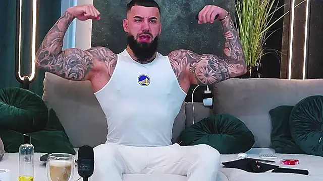 masterkingofmusclee online show from January 21, 6:43 am