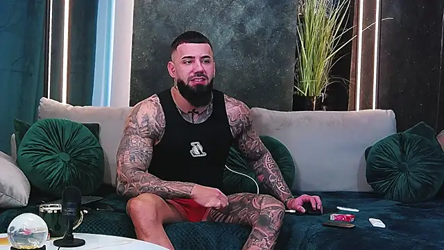 masterkingofmusclee online show from January 27, 6:41 am