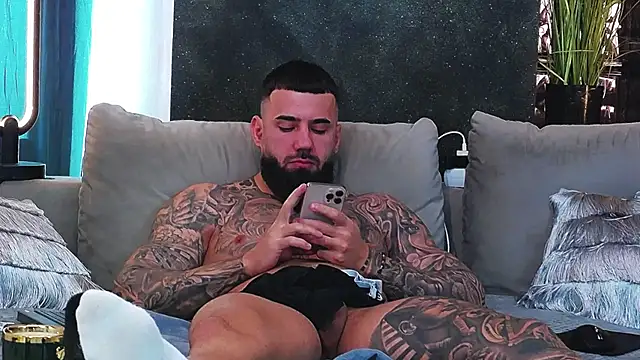 masterkingofmusclee online show from February 13, 10:02 am