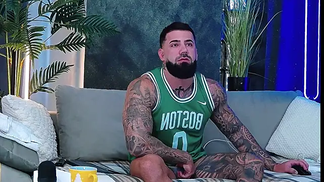 masterkingofmusclee online show from October 4, 6:55 am