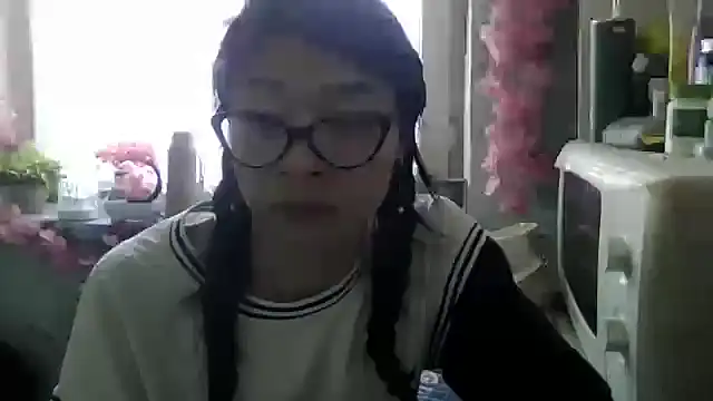 Snapshot of CarlyJoy chatting on October 5, 9:29 am CarlyJoy online show from October 5, 9:29 am