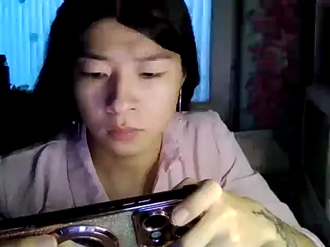 CarlyJoy online show from April 8, 1:55 pm