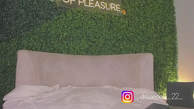 chloe d online show from September 25, 12:42 pm