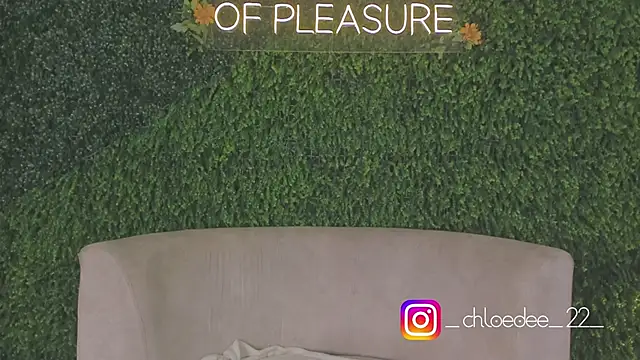 chloe d online show from October 7, 12:24 pm