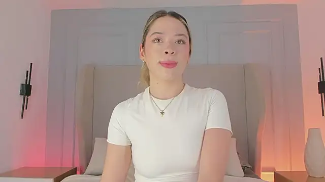 chloe d online show from March 15, 12:33 pm