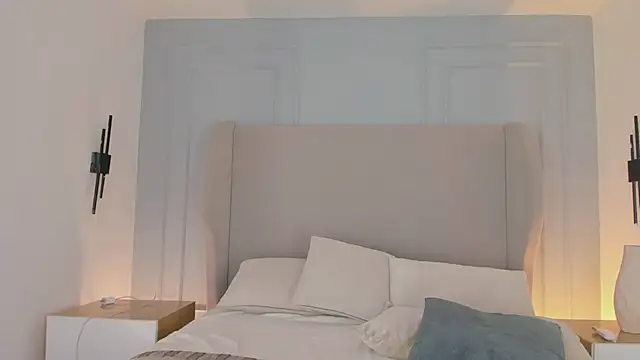 chloe d online show from April 20, 1:47 pm