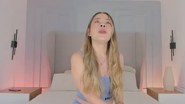 chloe d online show from June 2, 11:56 am