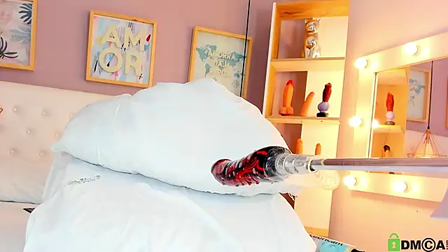 julyanna  online show from October 8, 8:39 pm