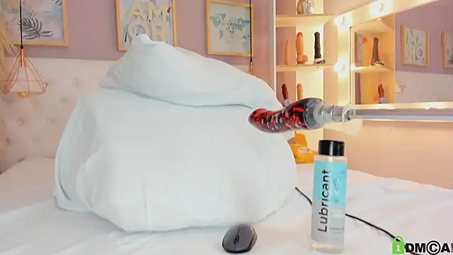 julyanna  online show from December 2, 8:37 pm