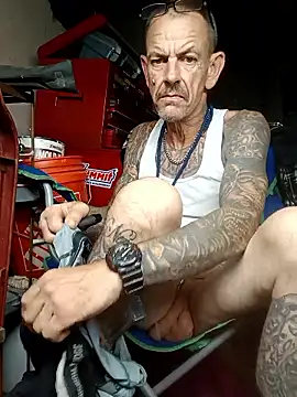 deepstroker42071 online show from October 11, 11:42 am