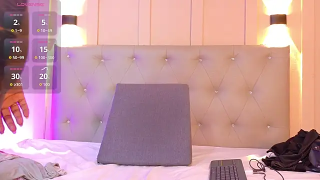 Snapshot of sofiaa_ebony chatting on December 2, 7:31 pm sofiaa ebony online show from December 2, 7:31 pm