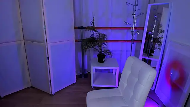 Mira  Blush online show from January 21, 8:32 pm