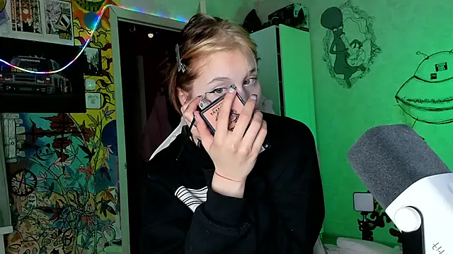 Sunny Mouse  online show from February 18, 4:26 pm