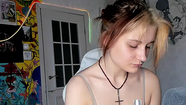 Sunny Mouse  online show from March 1, 12:12 pm