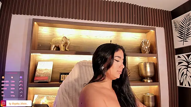 Snapshot of Gaby_Blaze chatting on December 7, 1:58 am Gaby Blaze online show from December 7, 1:58 am