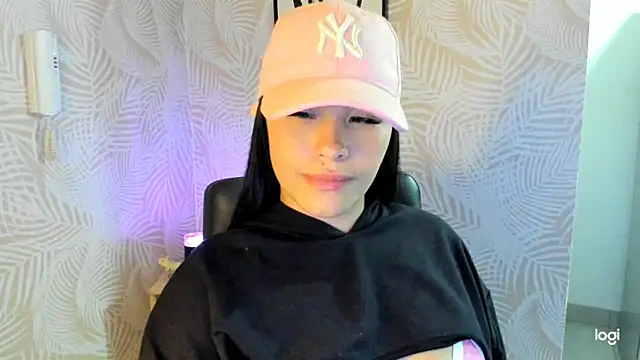 Snapshot of sexyyykloee chatting on January 26, 10:02 am sexyyykloee online show from January 26, 10:02 am