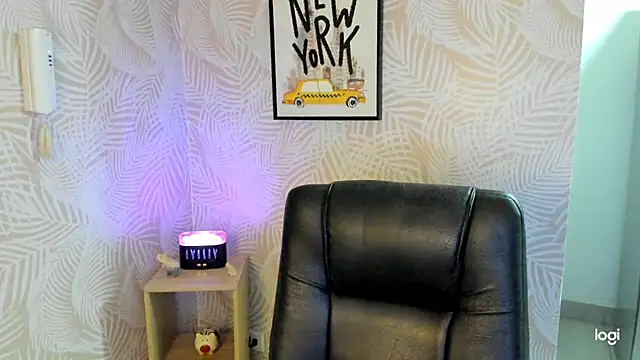 Snapshot of sexyyykloee chatting on January 28, 7:11 am sexyyykloee online show from January 28, 7:11 am